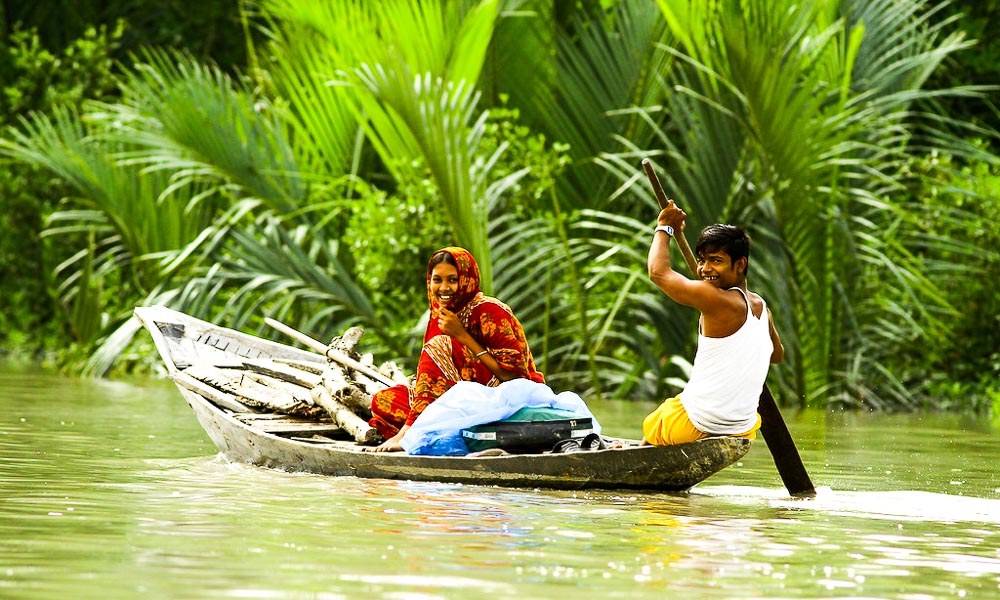 Sundarbans couple on river