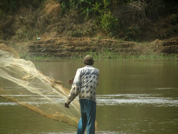 img_3938-the-traditional-way-to-catch-fish-near-bougouni